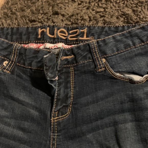 Closet clean out - Picture 4 of 17